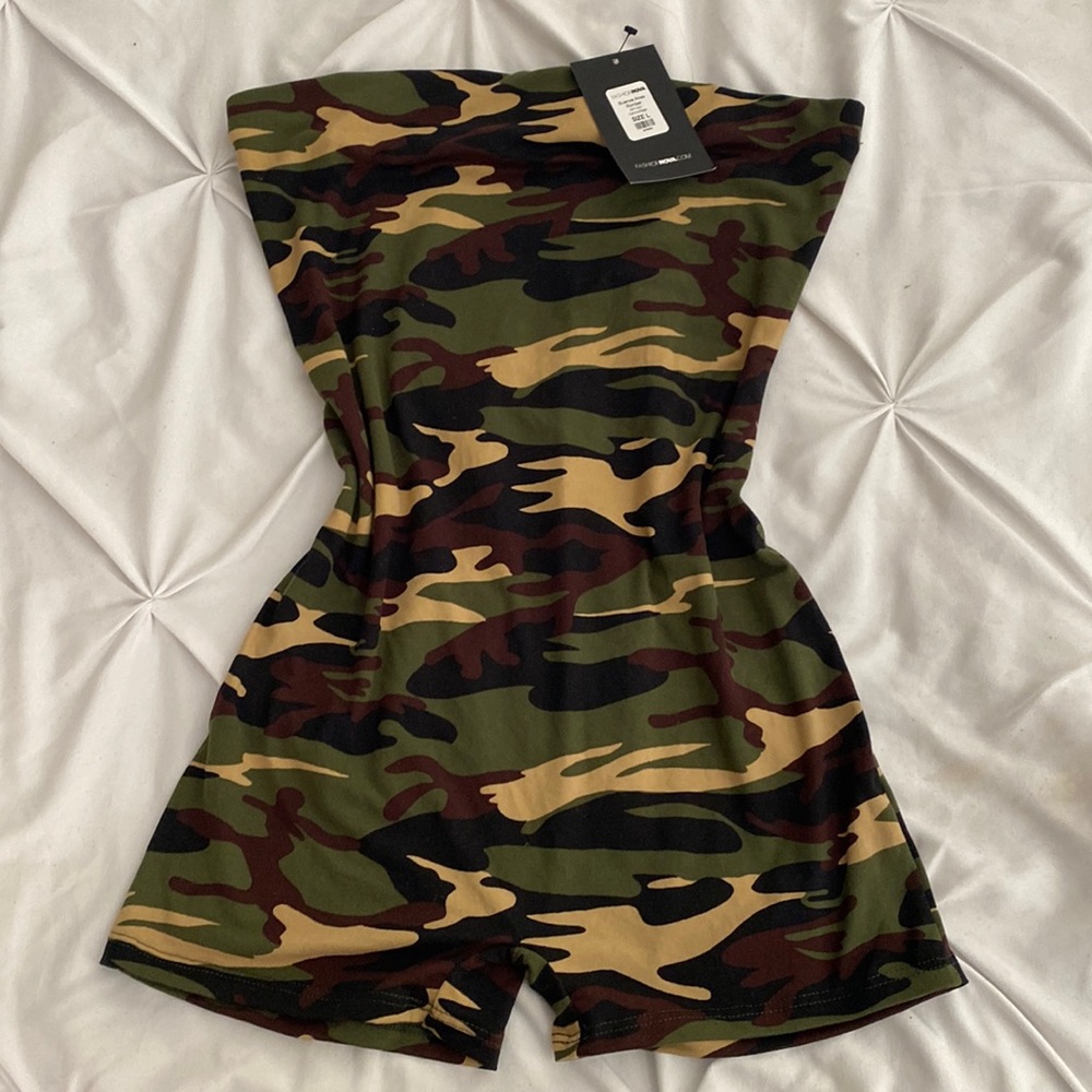 Fashion Nova romper Size large